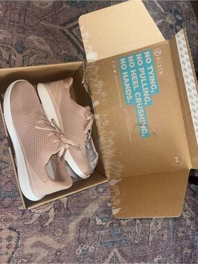 Kizik Slip-On Athletic Sneaker in Blush Pink - new in box